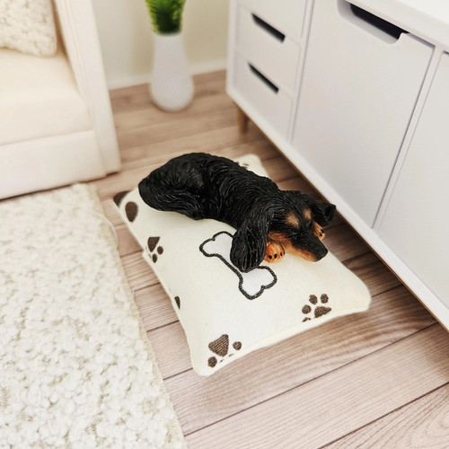 Cream dog bed - -, or