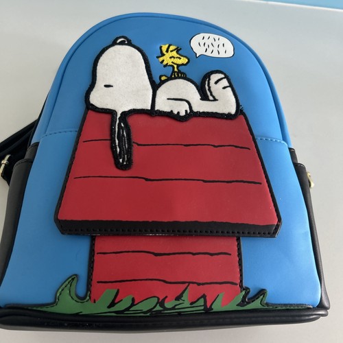 Loungefly snoopy dog house - snoopy,